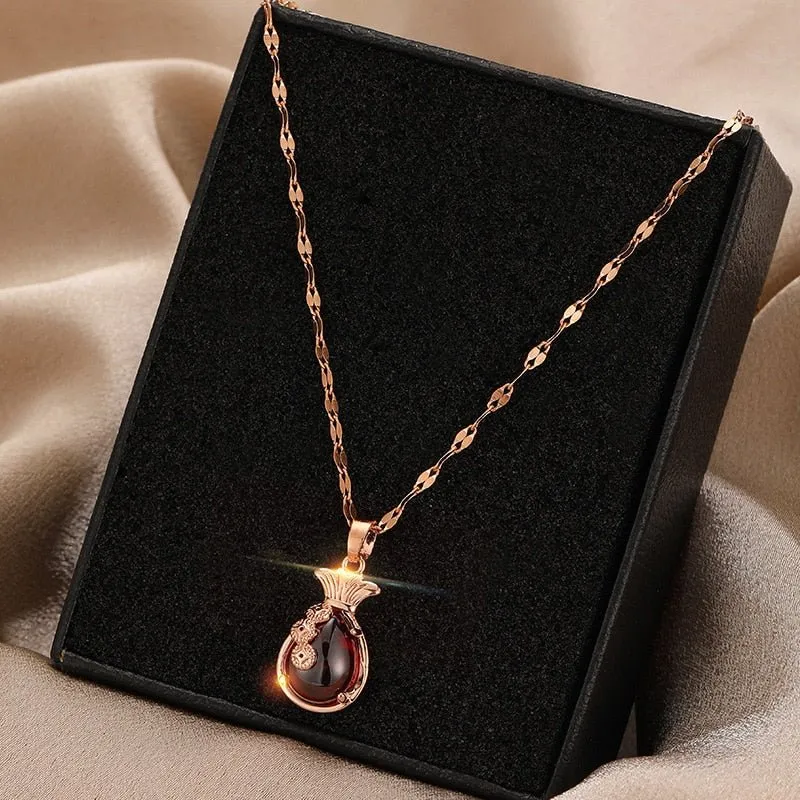 Luxury Red Temperament titanium steel necklace net simple wild pendant Jewelry